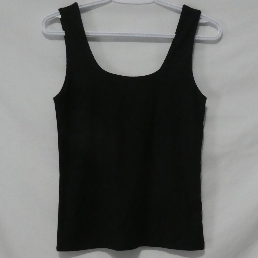 TAHARI - Modern Essentials | medium | Black Ribbed Scoop Neck Tank Top